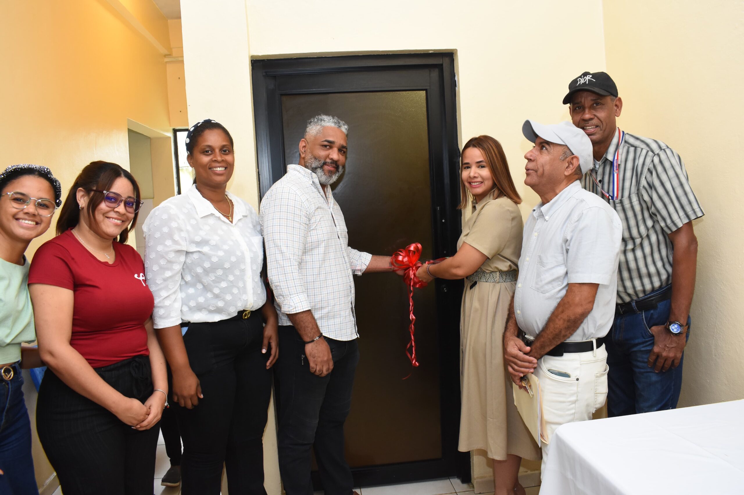 ASOCIACIÓN DE SERVIDORES PÚBLICOS ENTREGA REMODELACIÓN DEL COMEDOR DE LA JUNTA MUNICIPAL DE SAN LUIS.