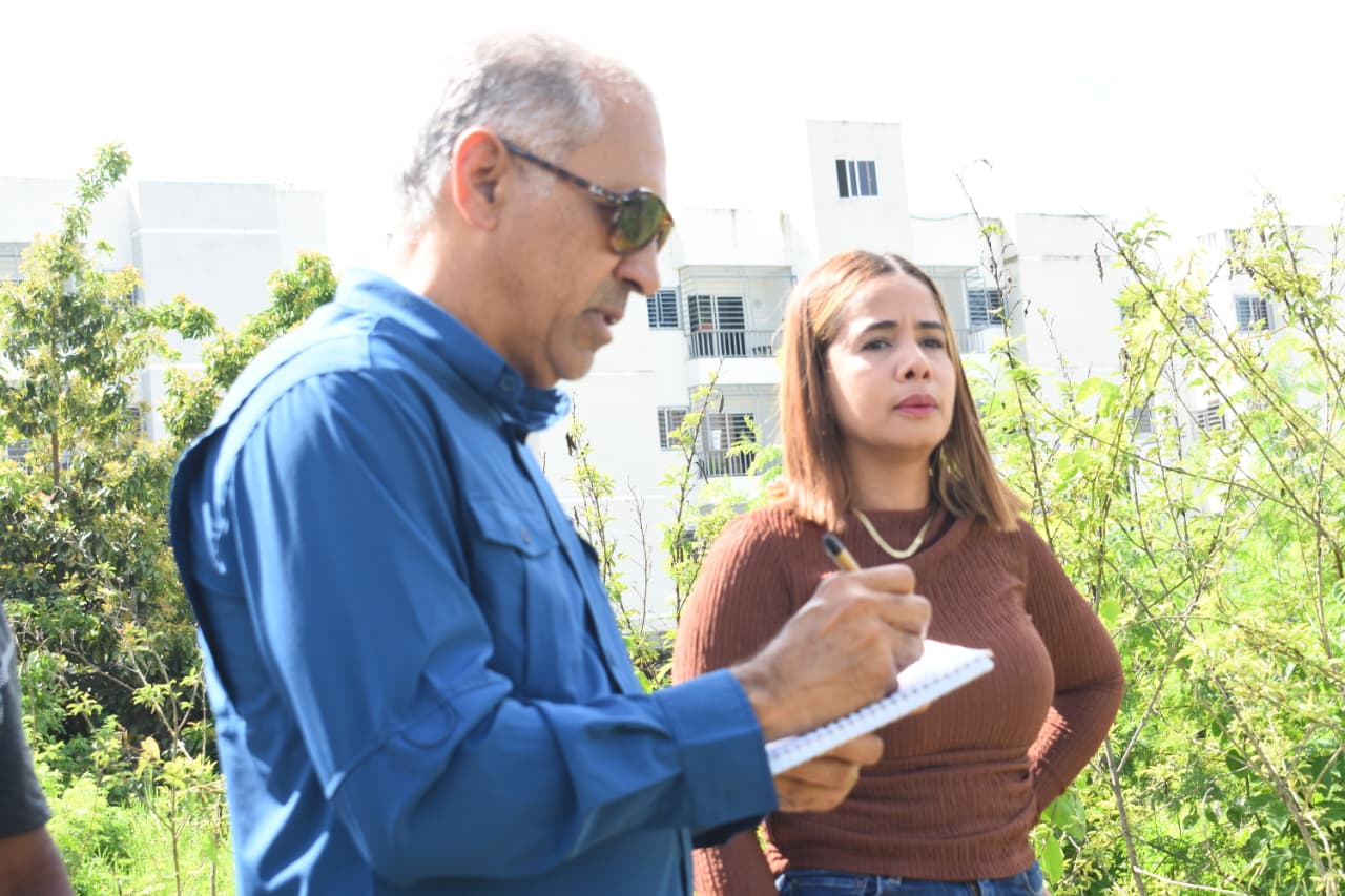 Autoridades realizan levantamiento técnico en el Estadio de San Luis y supervisan importantes obras educativas